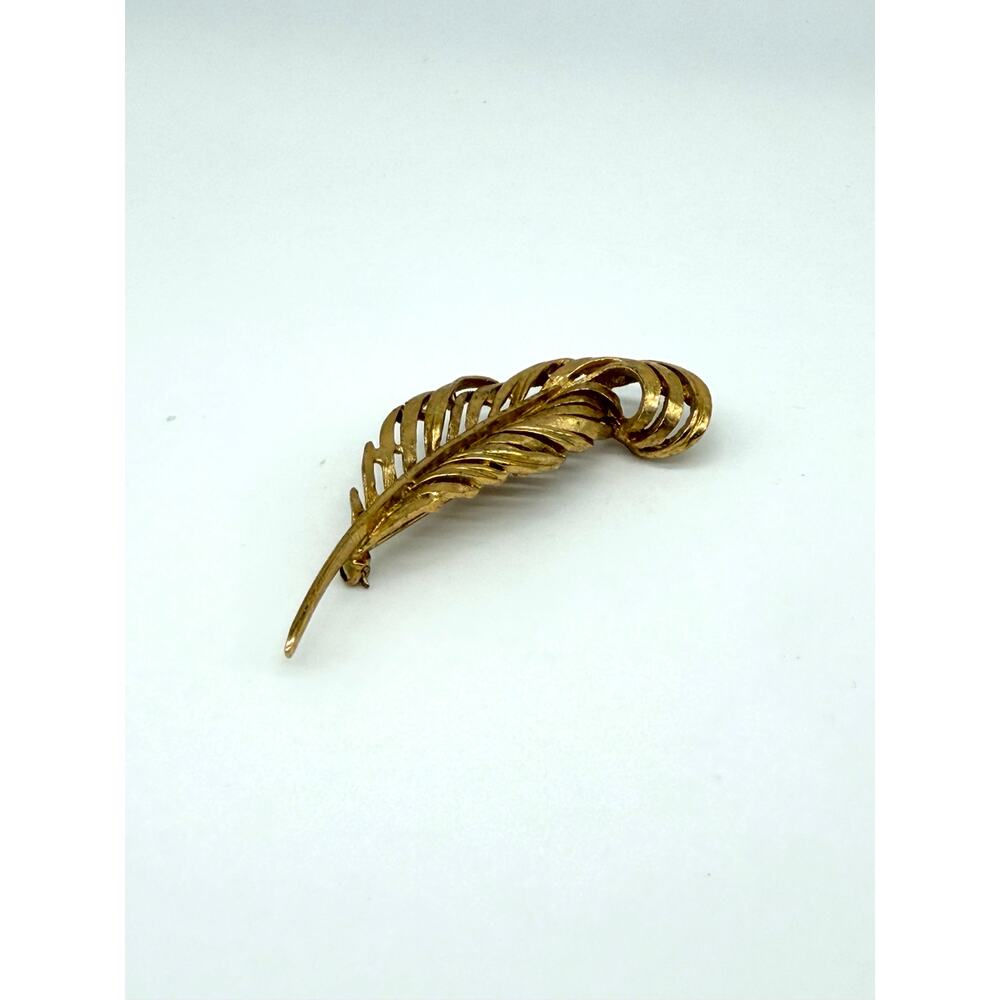 D'Orlan Vintage Gold Tone Leaf Brooch Pin Canada 1970s Signed Statement
